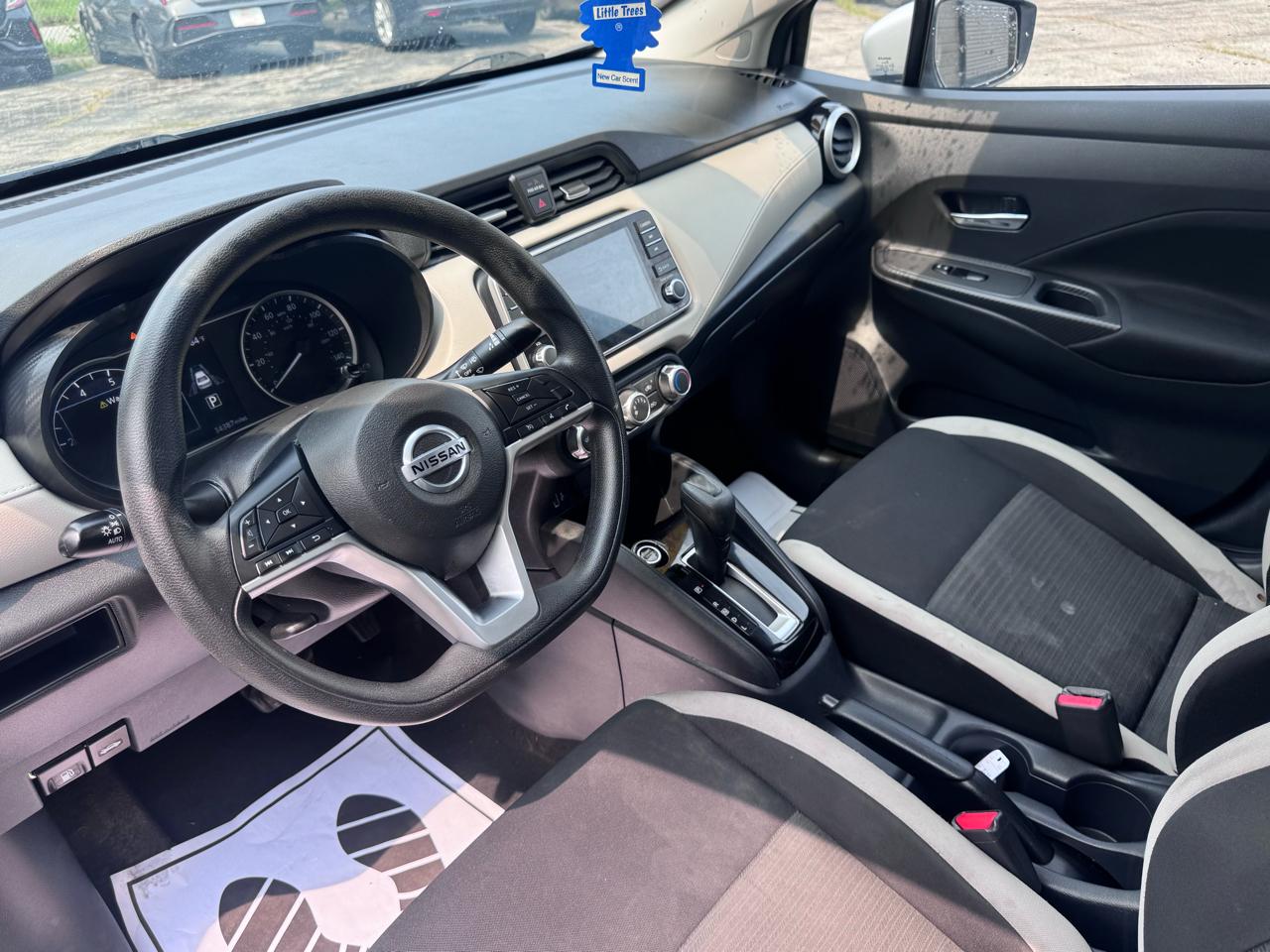Nissan Versa SV CVT 2022
