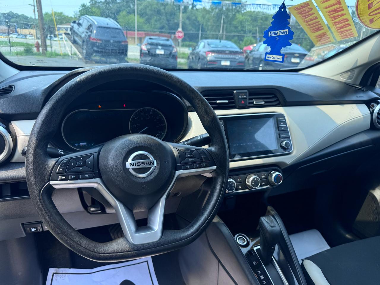Nissan Versa SV CVT 2022