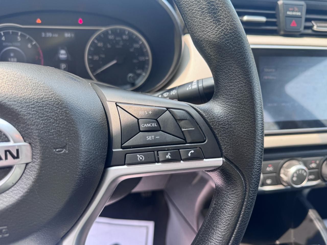 Nissan Versa SV CVT 2022