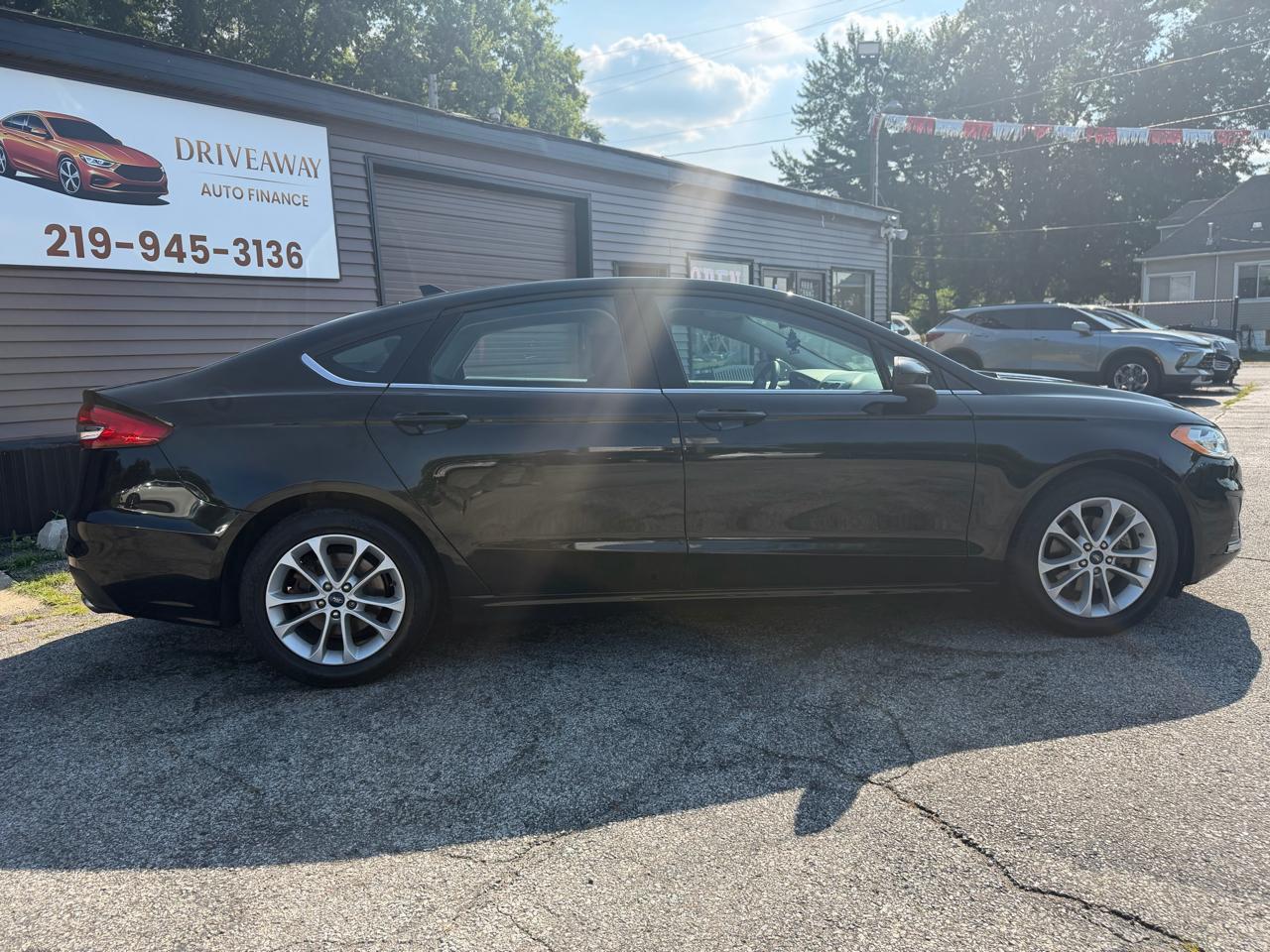 Ford Fusion SE FWD 2020