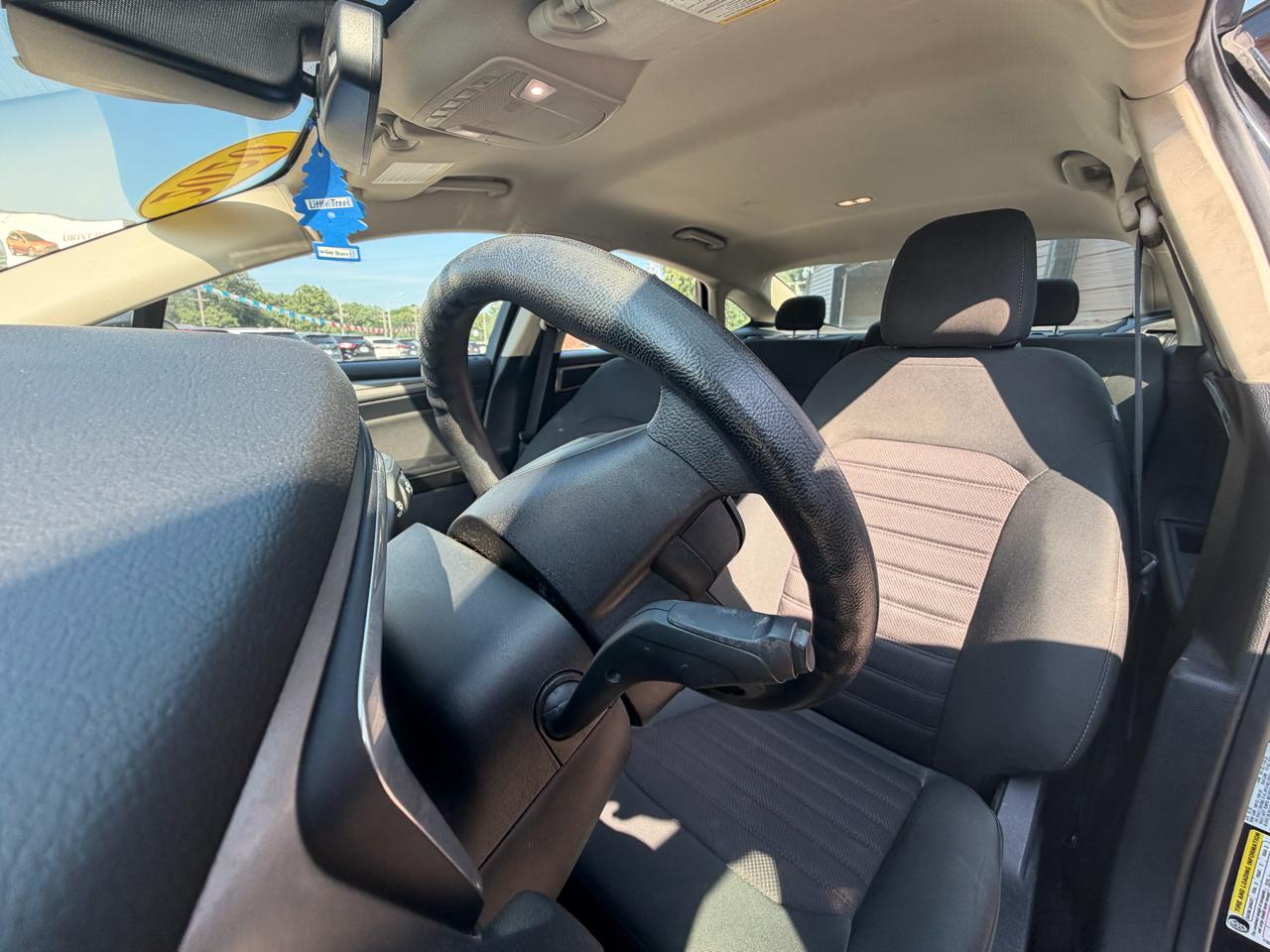 Ford Fusion SE FWD 2020
