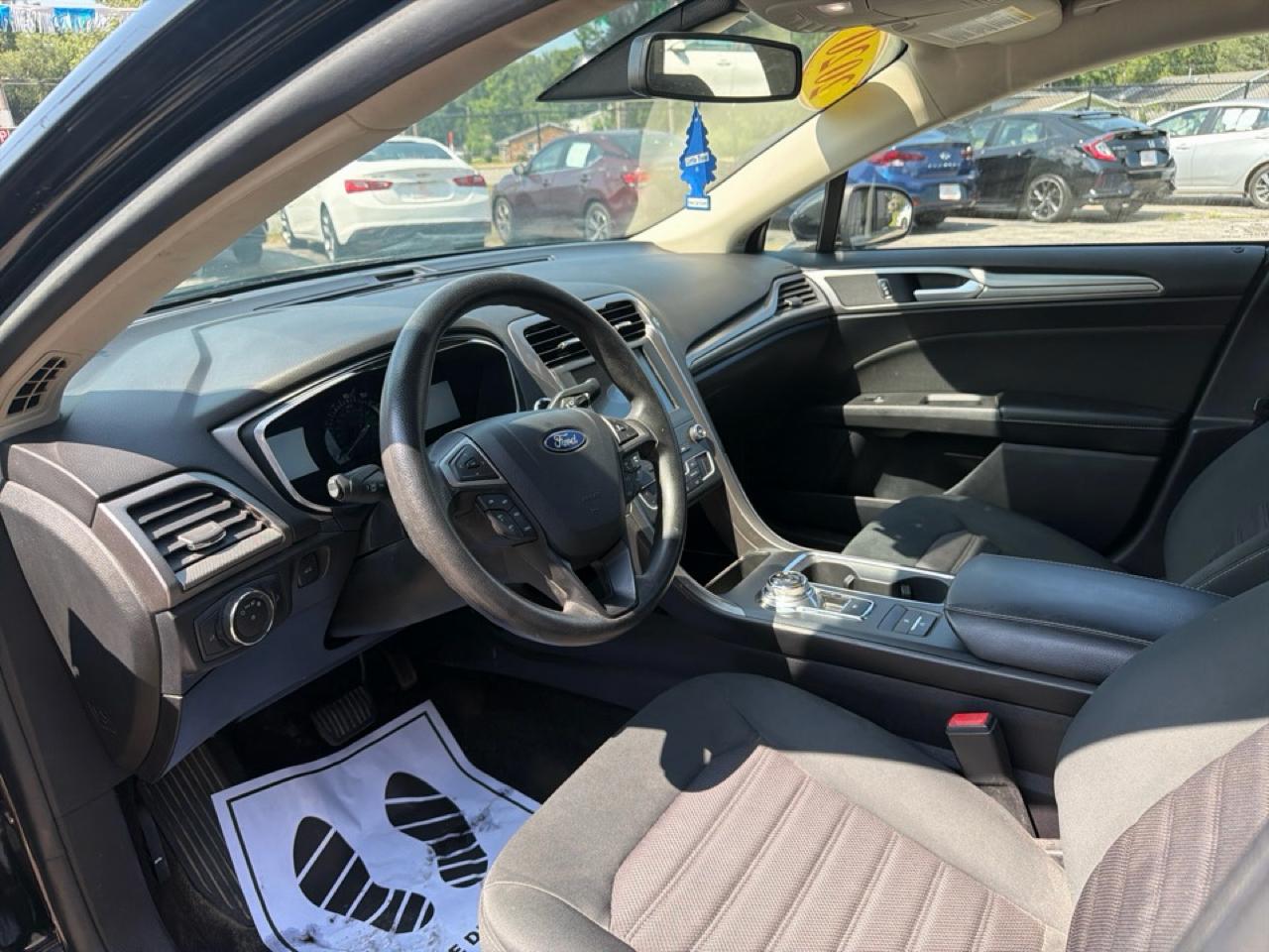 Ford Fusion SE FWD 2020