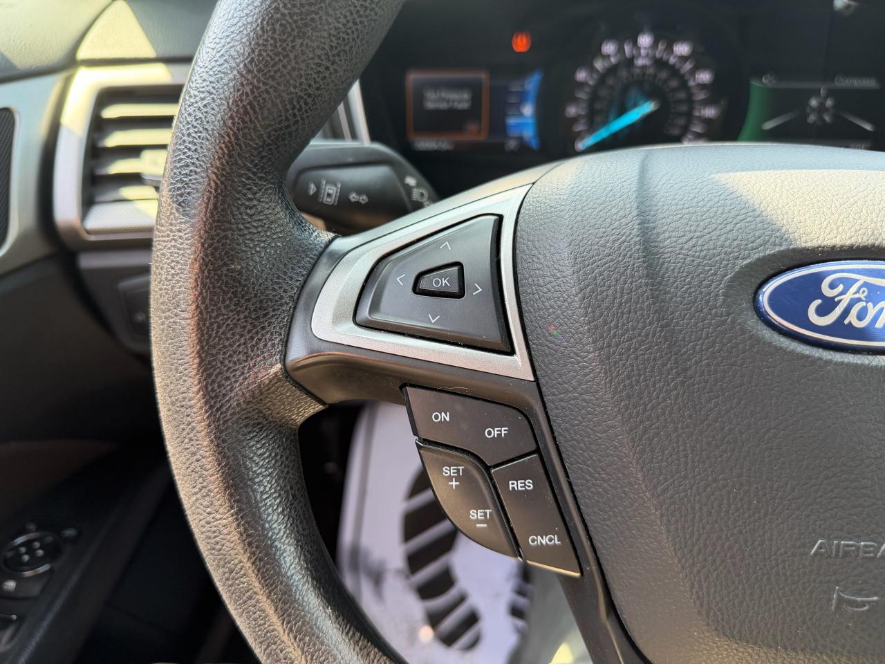Ford Fusion SE FWD 2020