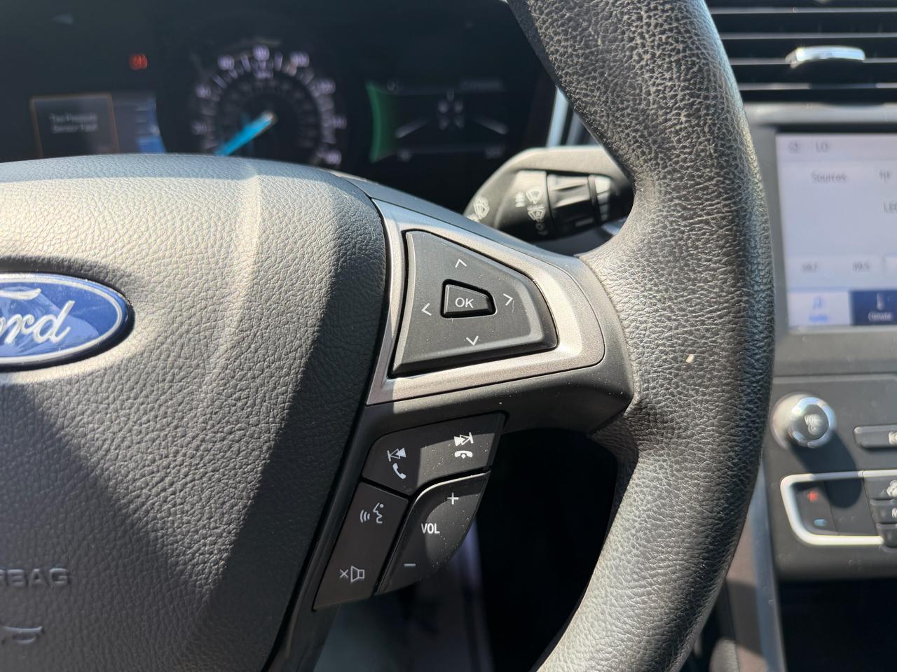 Ford Fusion SE FWD 2020