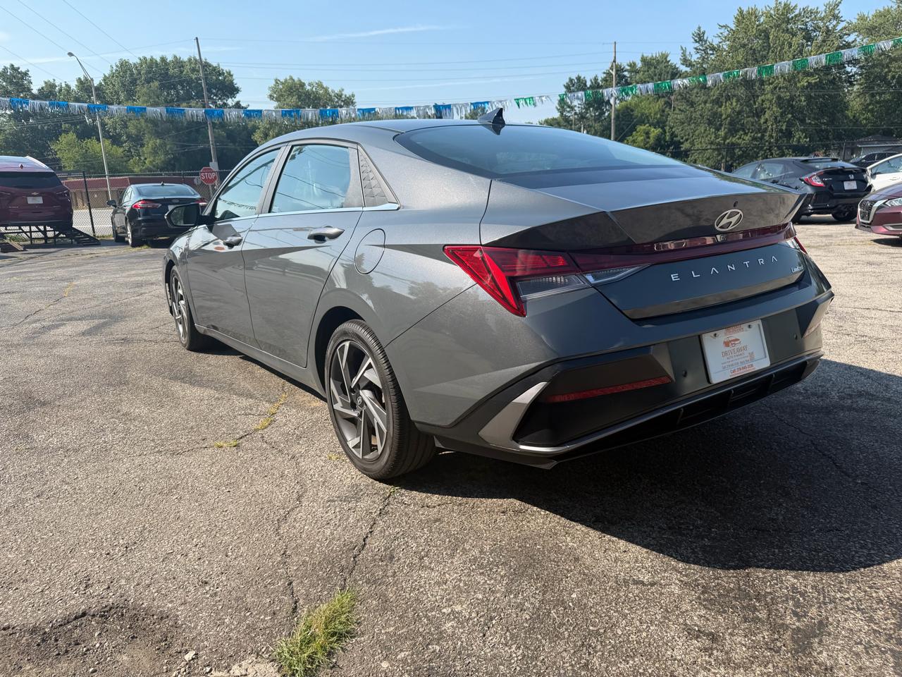 Hyundai Elantra Limited IVT 2024