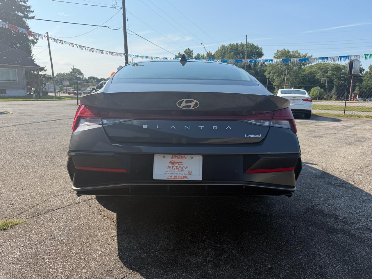 Hyundai Elantra Limited IVT 2024