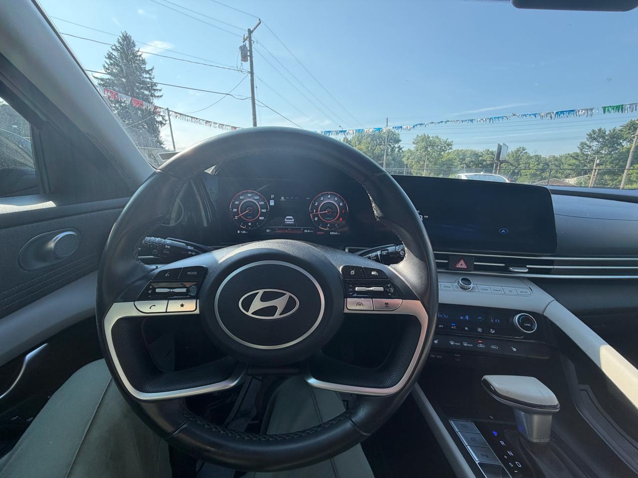 Hyundai Elantra Limited IVT 2024