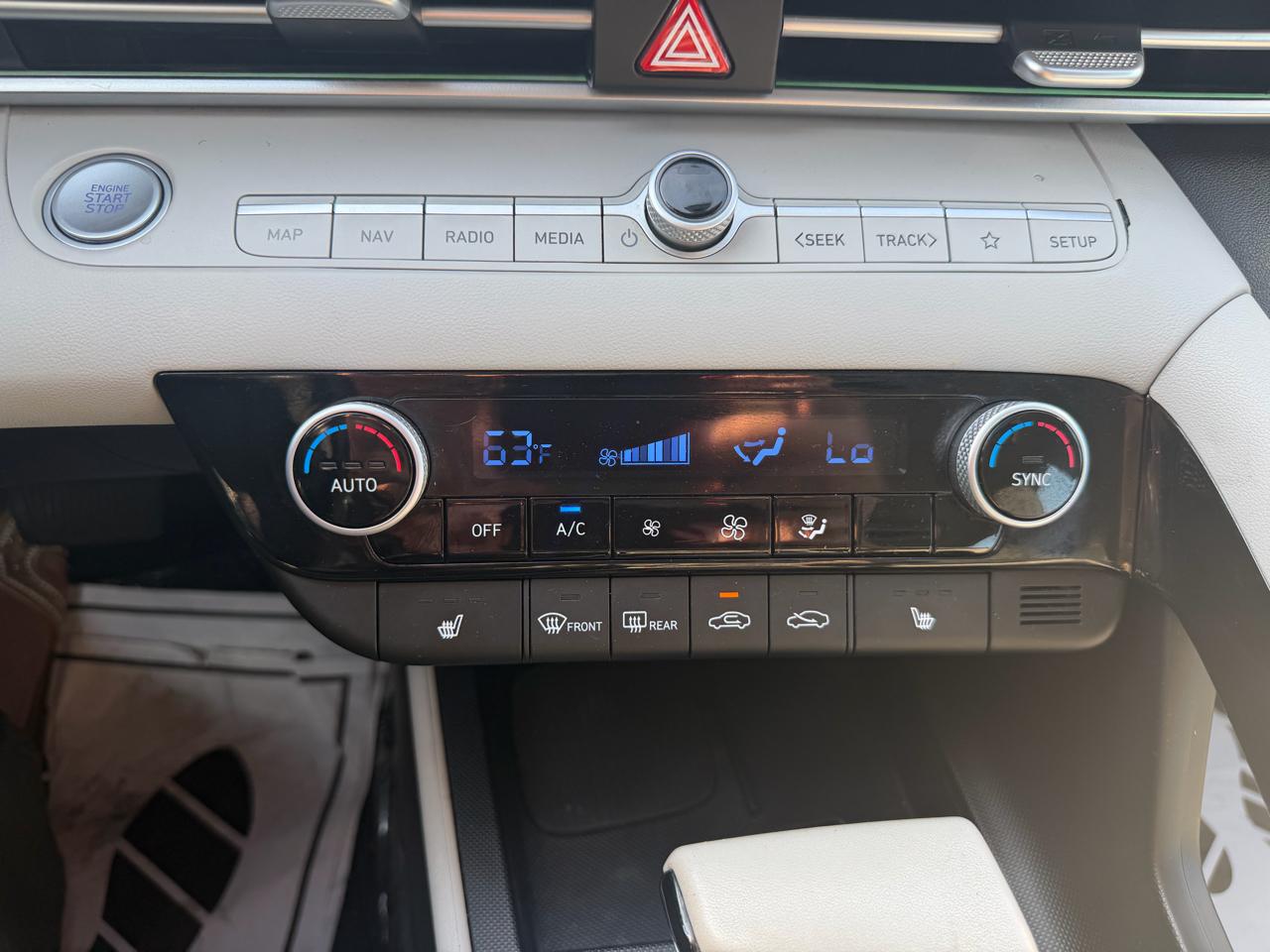 Hyundai Elantra Limited IVT 2024