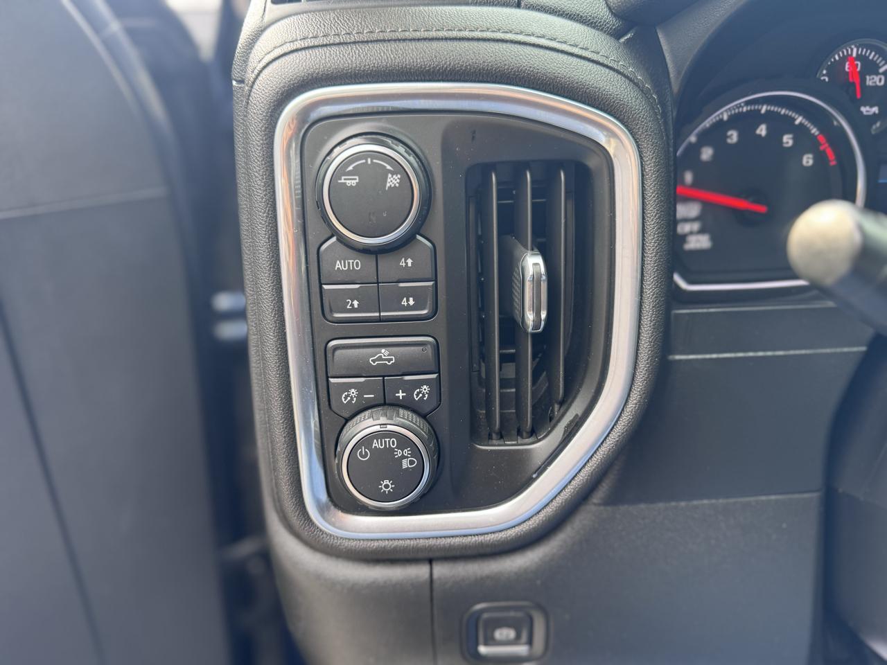 Chevrolet Silverado 1500 4WD Crew Cab 147" LT 2019