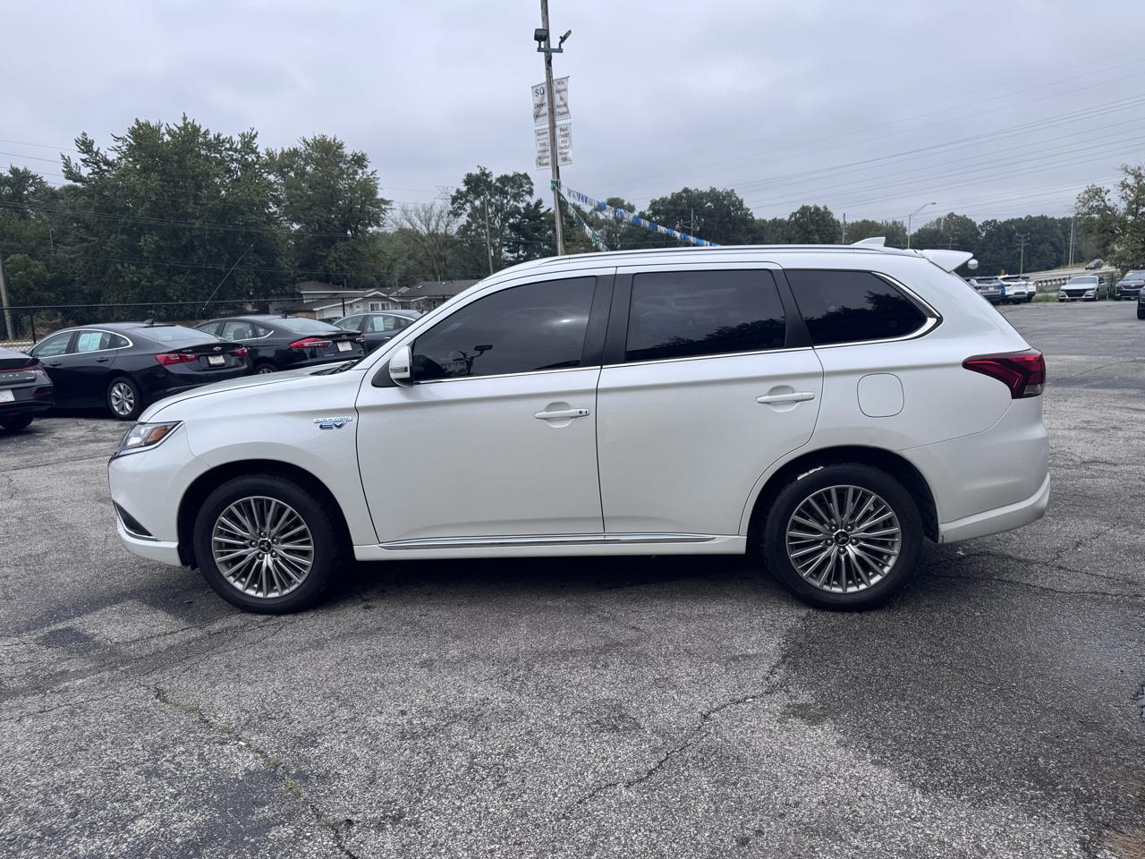 Mitsubishi Outlander PHEV SEL S-AWC 2022