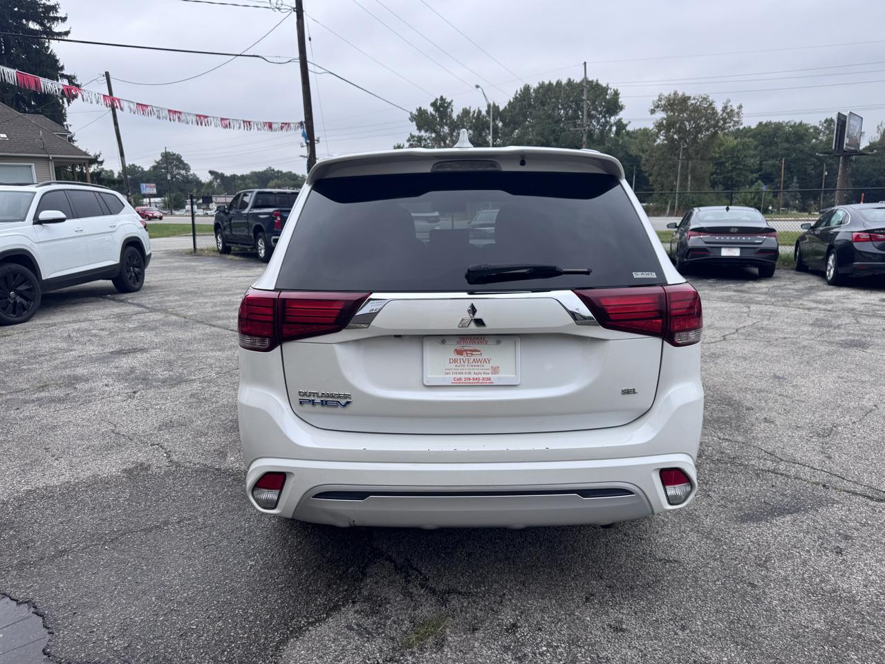 Mitsubishi Outlander PHEV SEL S-AWC 2022