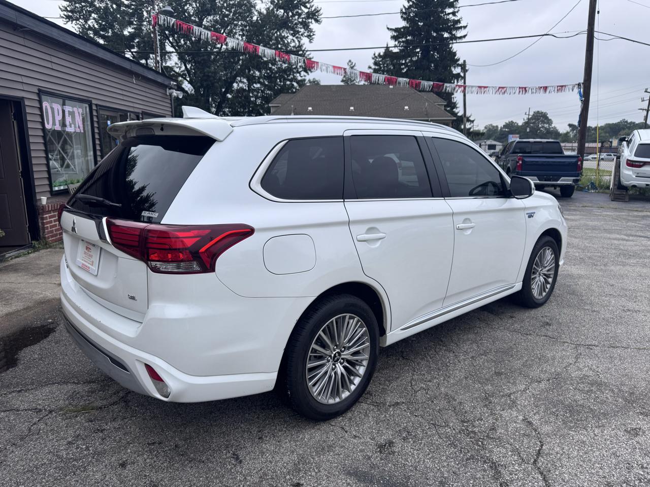 Mitsubishi Outlander PHEV SEL S-AWC 2022
