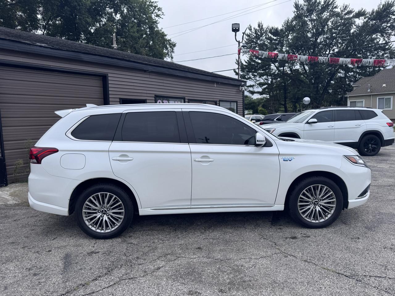Mitsubishi Outlander PHEV SEL S-AWC 2022