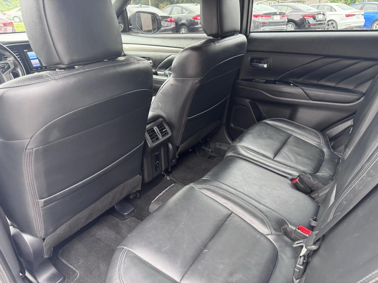Mitsubishi Outlander PHEV SEL S-AWC 2022