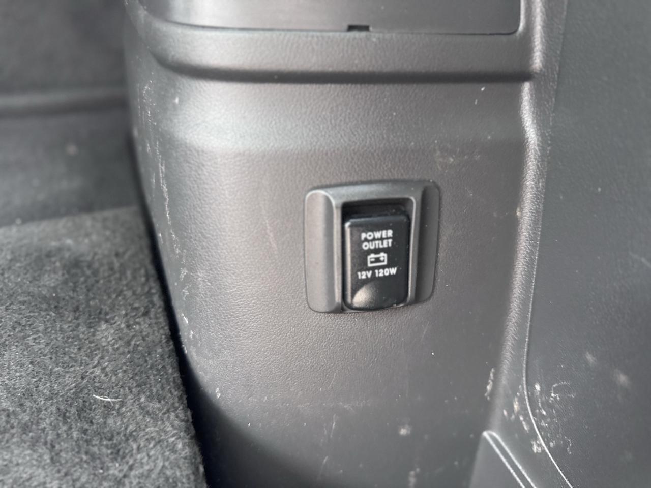 Mitsubishi Outlander PHEV SEL S-AWC 2022