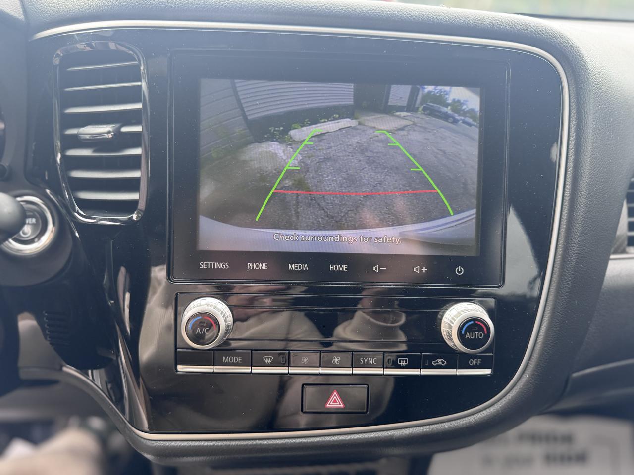 Mitsubishi Outlander PHEV SEL S-AWC 2022