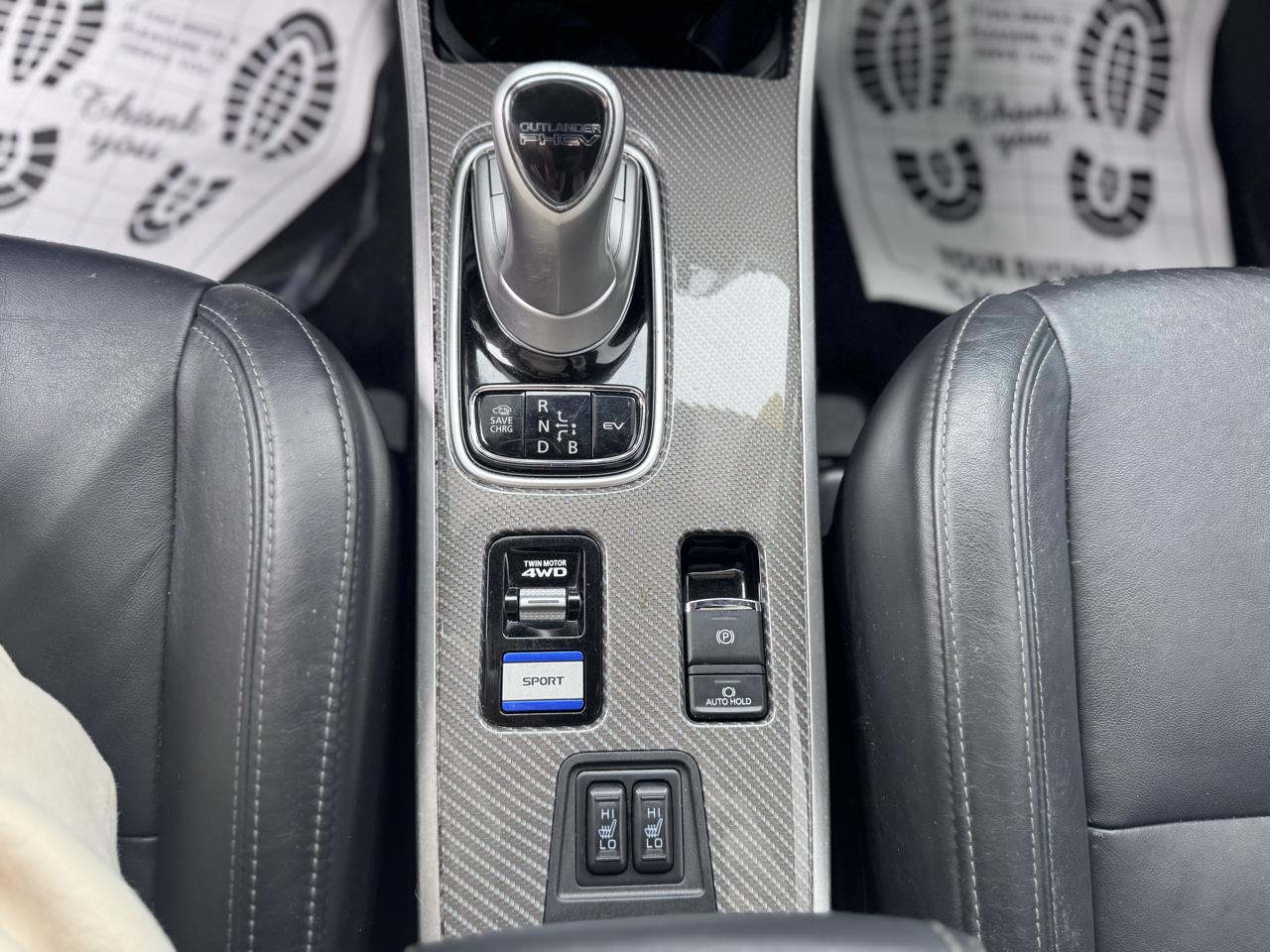 Mitsubishi Outlander PHEV SEL S-AWC 2022