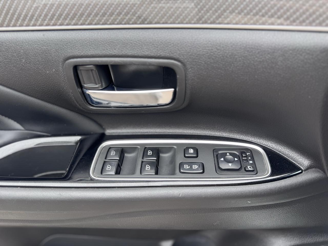 Mitsubishi Outlander PHEV SEL S-AWC 2022
