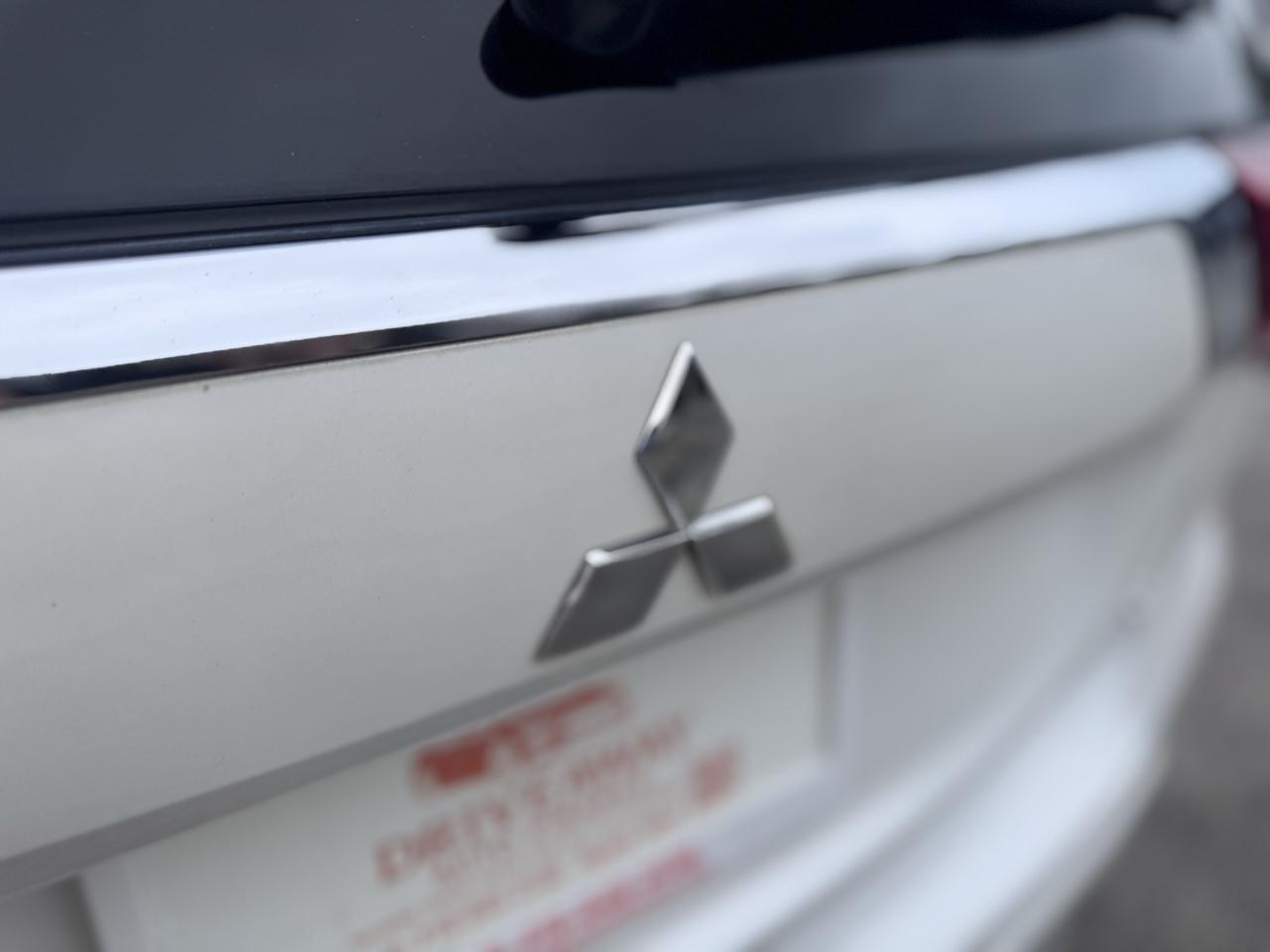 Mitsubishi Outlander PHEV SEL S-AWC 2022