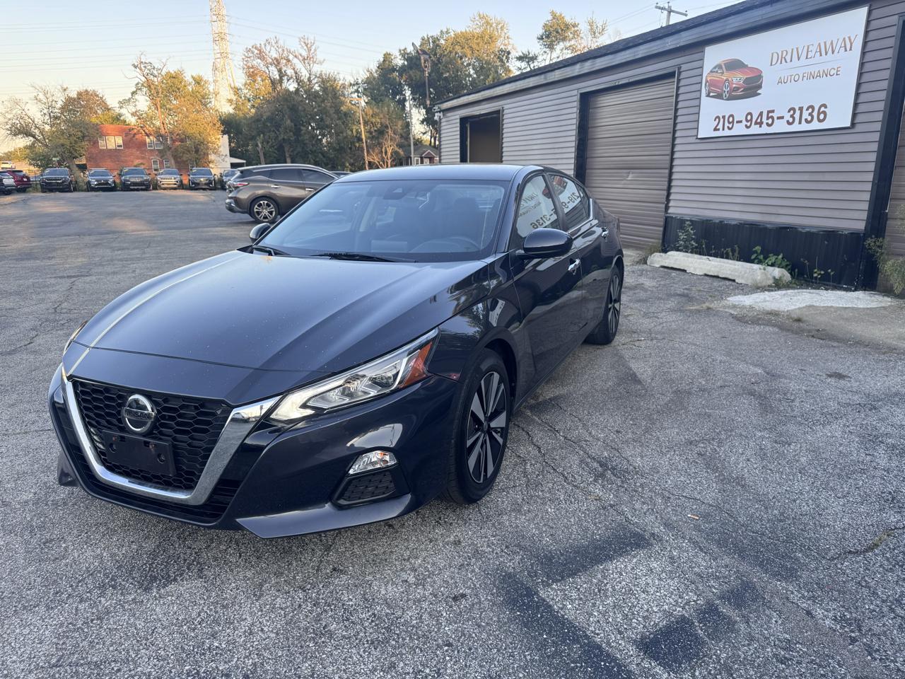 Nissan Altima 2.5 SV Sedan 2022