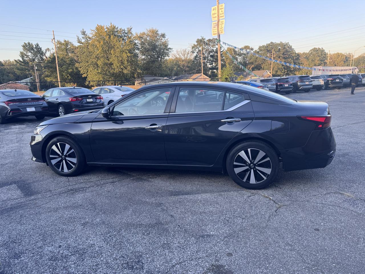 Nissan Altima 2.5 SV Sedan 2022