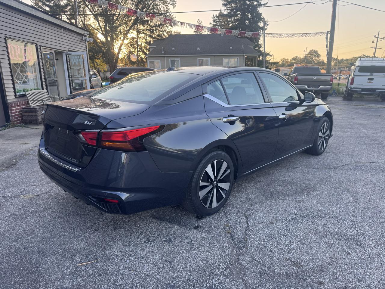 Nissan Altima 2.5 SV Sedan 2022