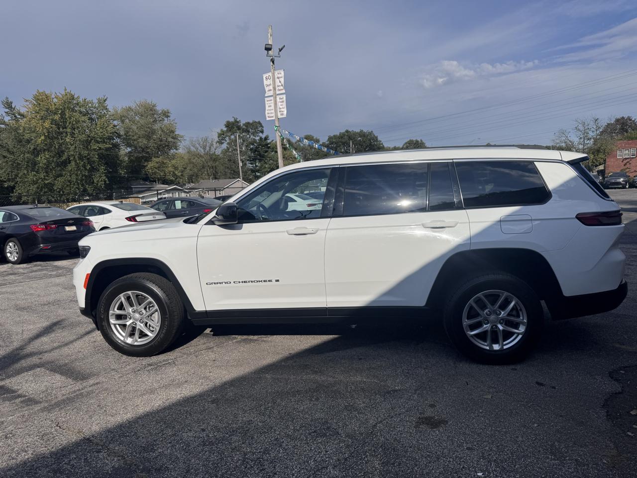 Jeep Grand Cherokee L Laredo 4x4 2023