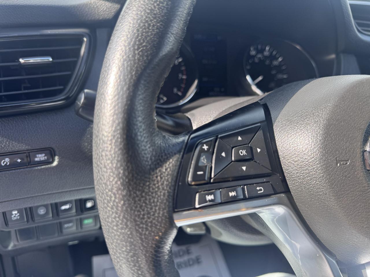 Nissan ROGUE S/SV  2020