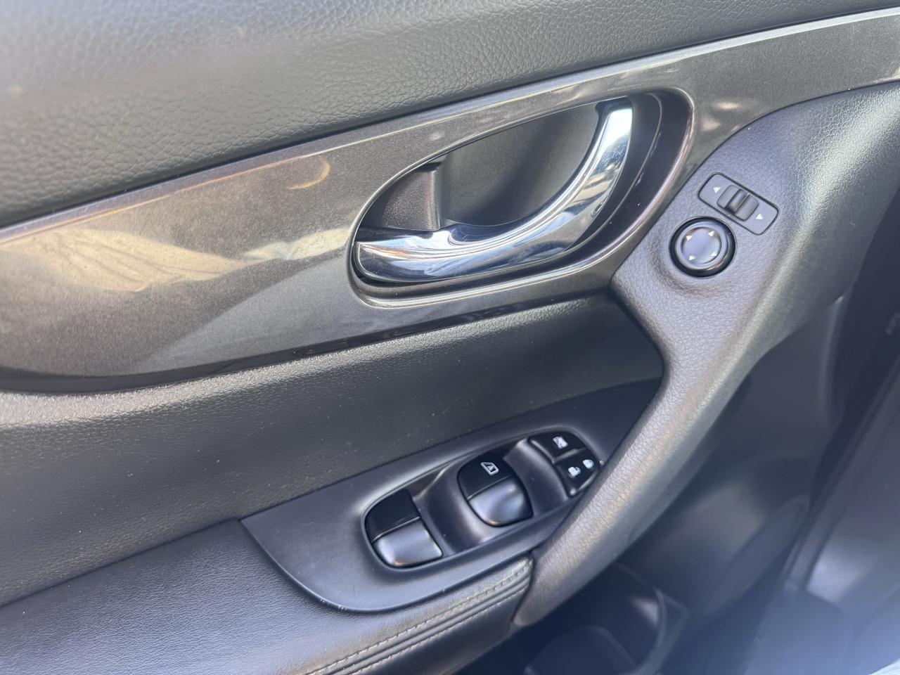 Nissan ROGUE S/SV  2020