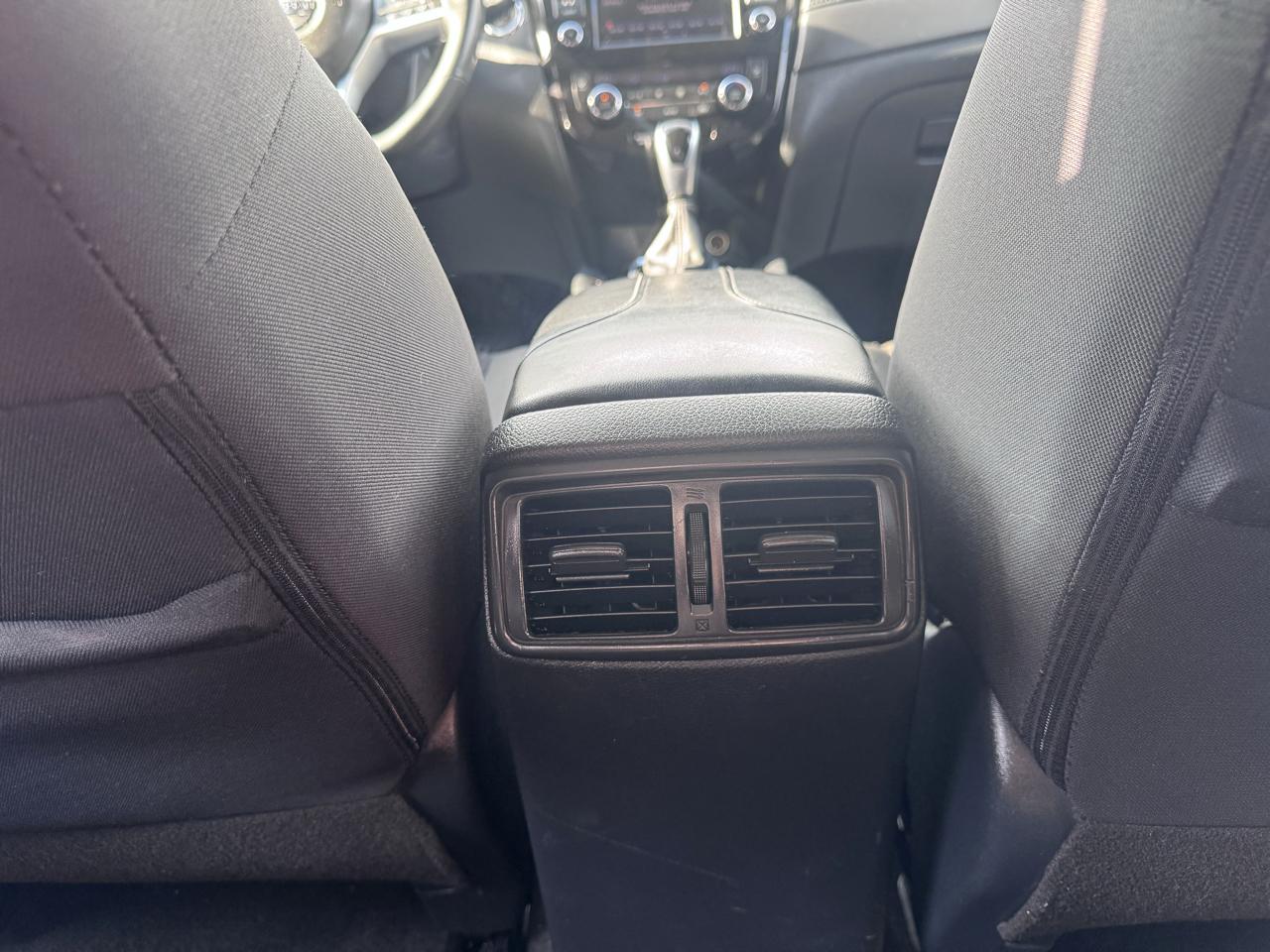 Nissan ROGUE S/SV  2020