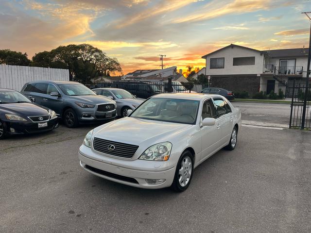 Pearl White 2003 Lexus LS 430 RWD Sedan Rear-Wheel Drive