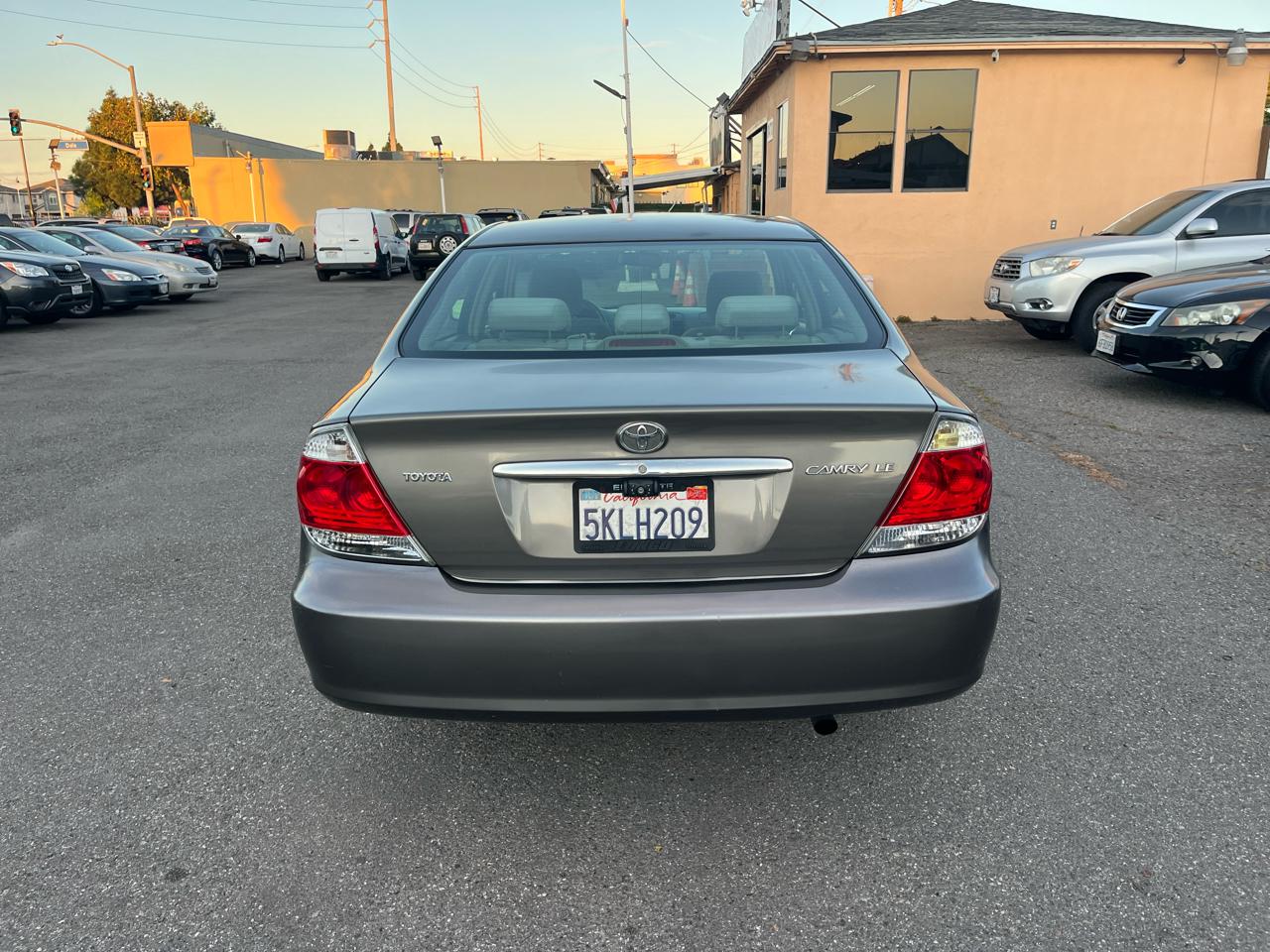 Toyota Camry LE 2005