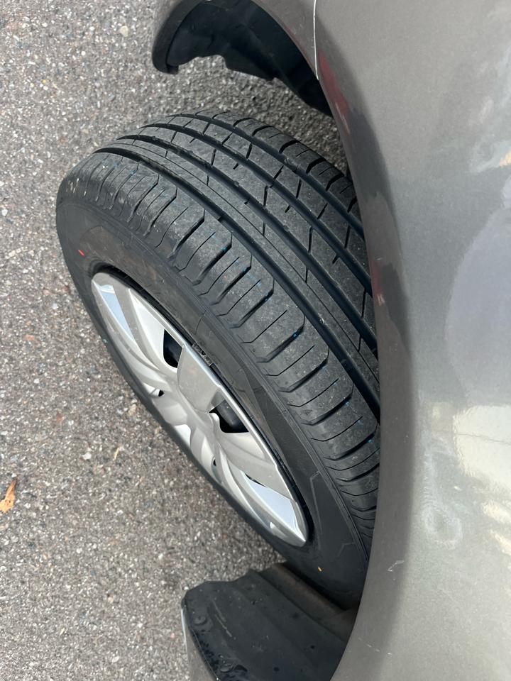 Toyota Camry LE 2005