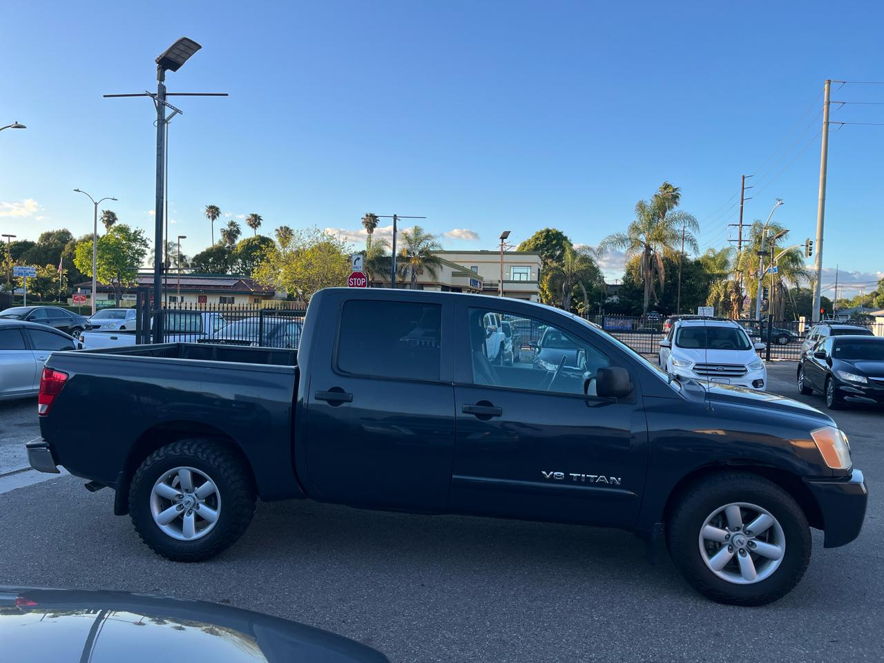 Nissan Titan LE Crew Cab 2WD SWB 2010