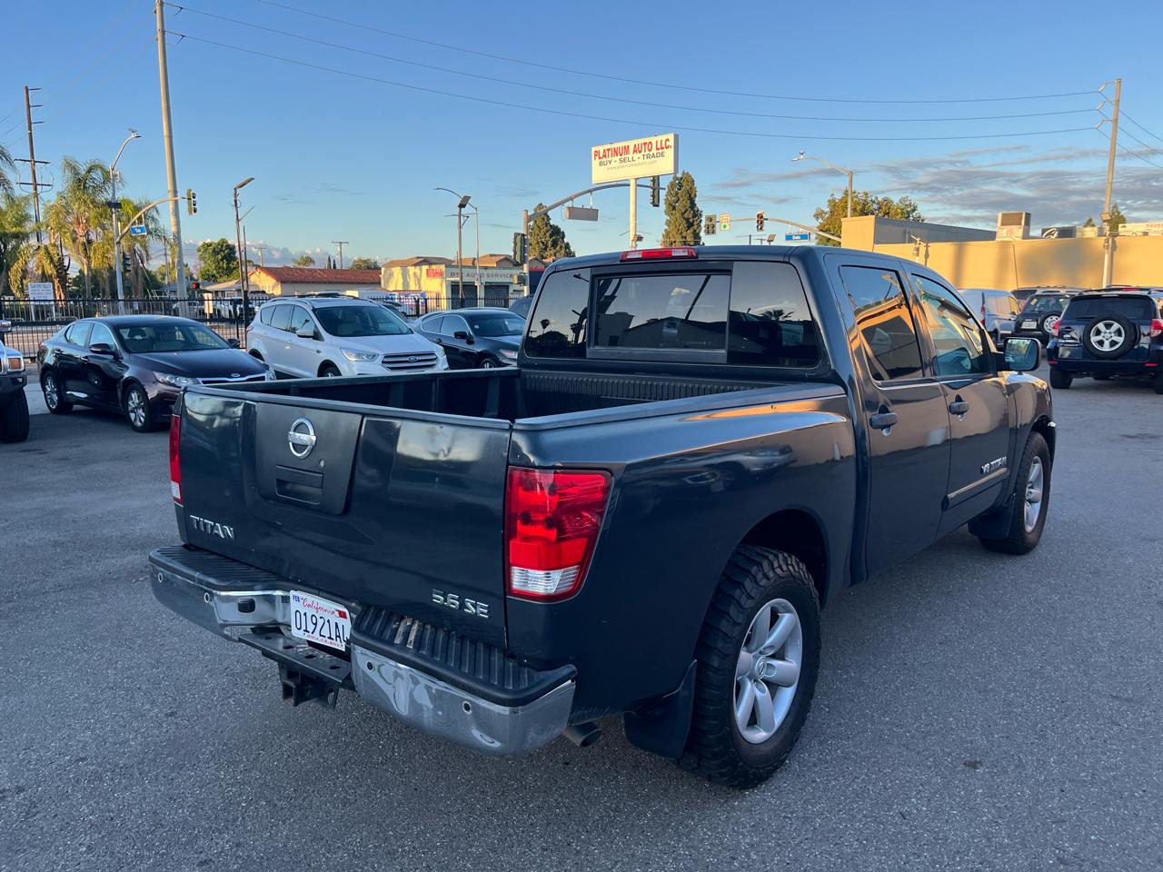 Nissan Titan LE Crew Cab 2WD SWB 2010