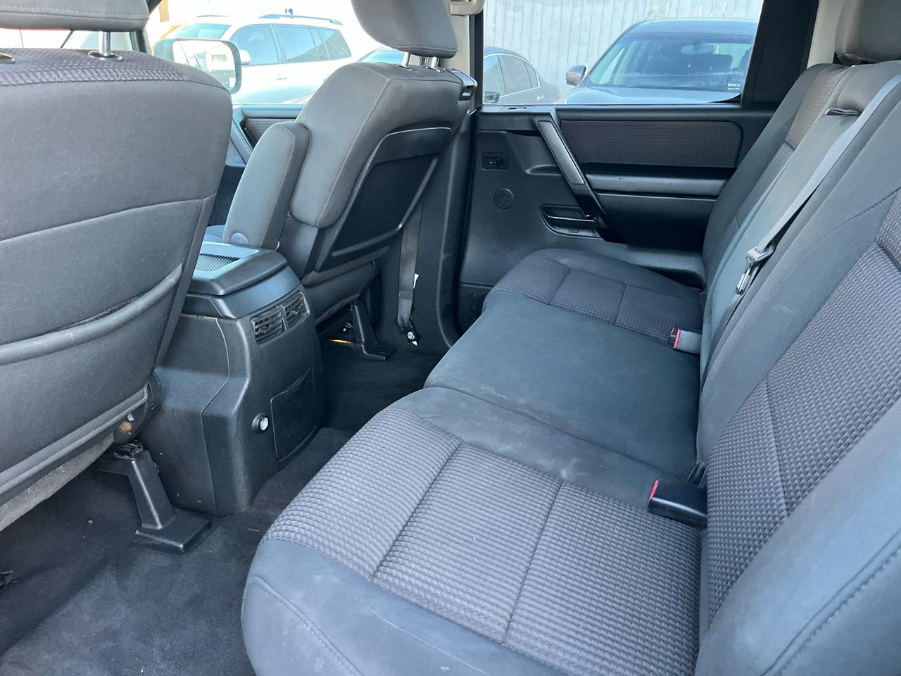 Nissan Titan LE Crew Cab 2WD SWB 2010