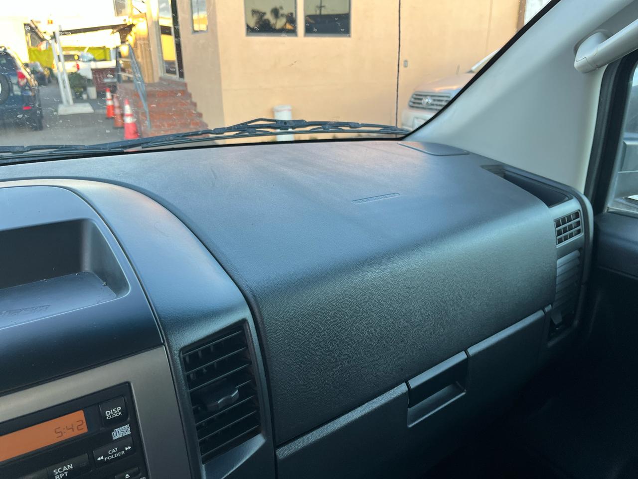 Nissan Titan LE Crew Cab 2WD SWB 2010