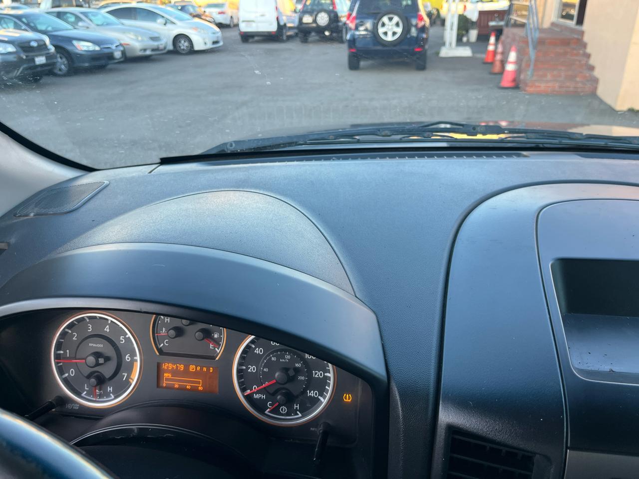 Nissan Titan LE Crew Cab 2WD SWB 2010