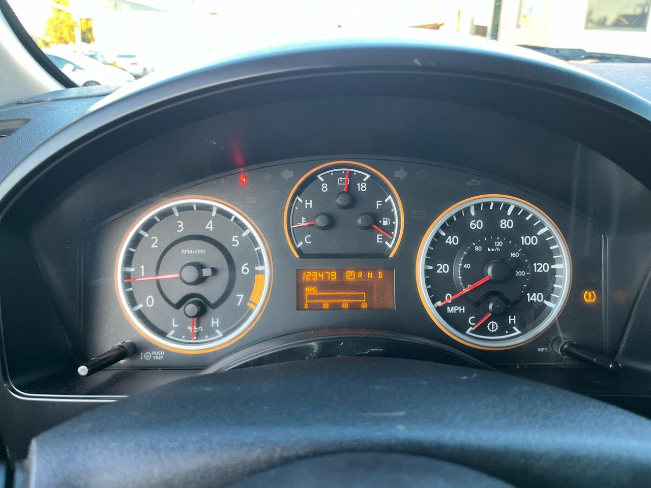 Nissan Titan LE Crew Cab 2WD SWB 2010