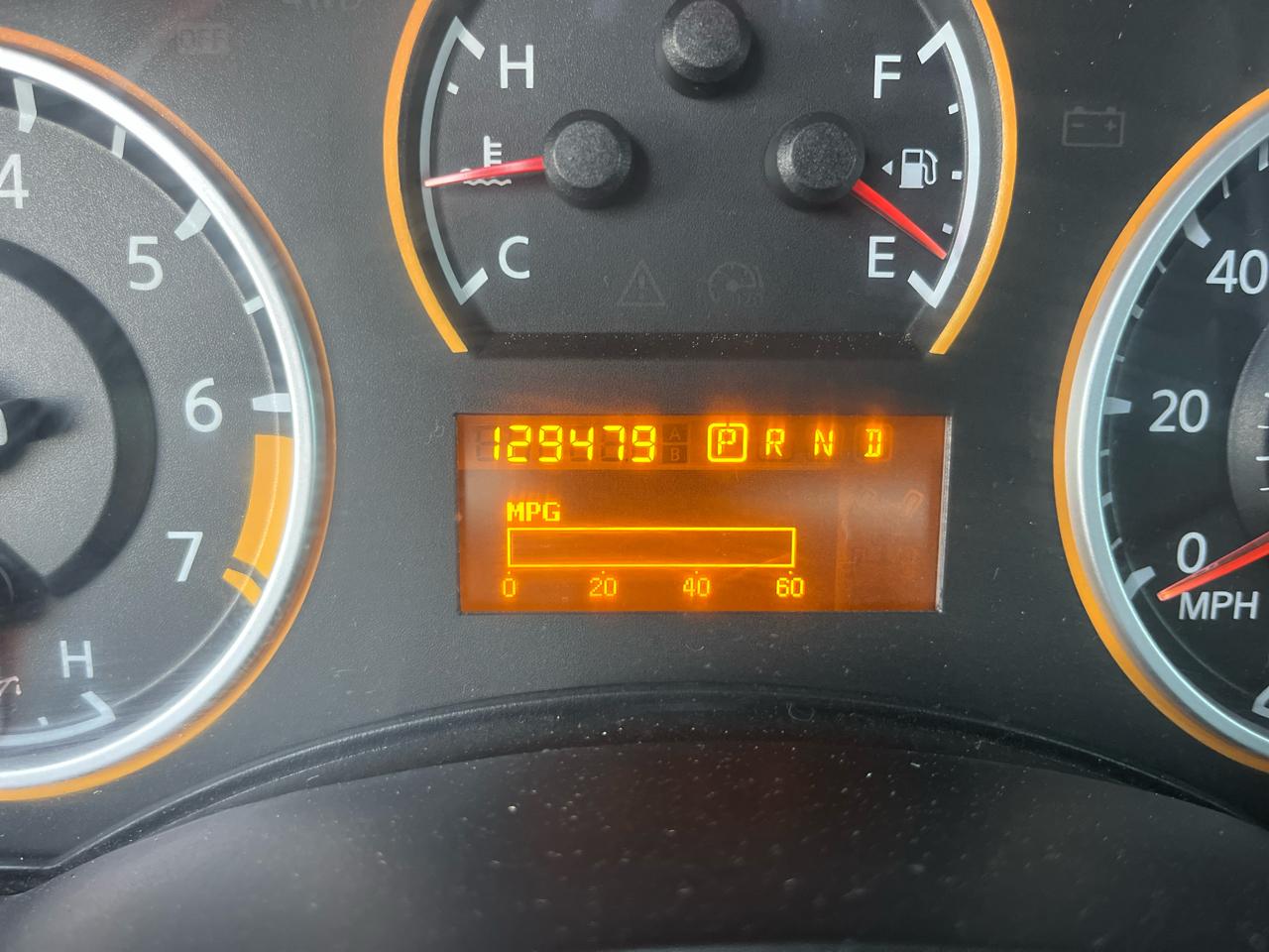 Nissan Titan LE Crew Cab 2WD SWB 2010