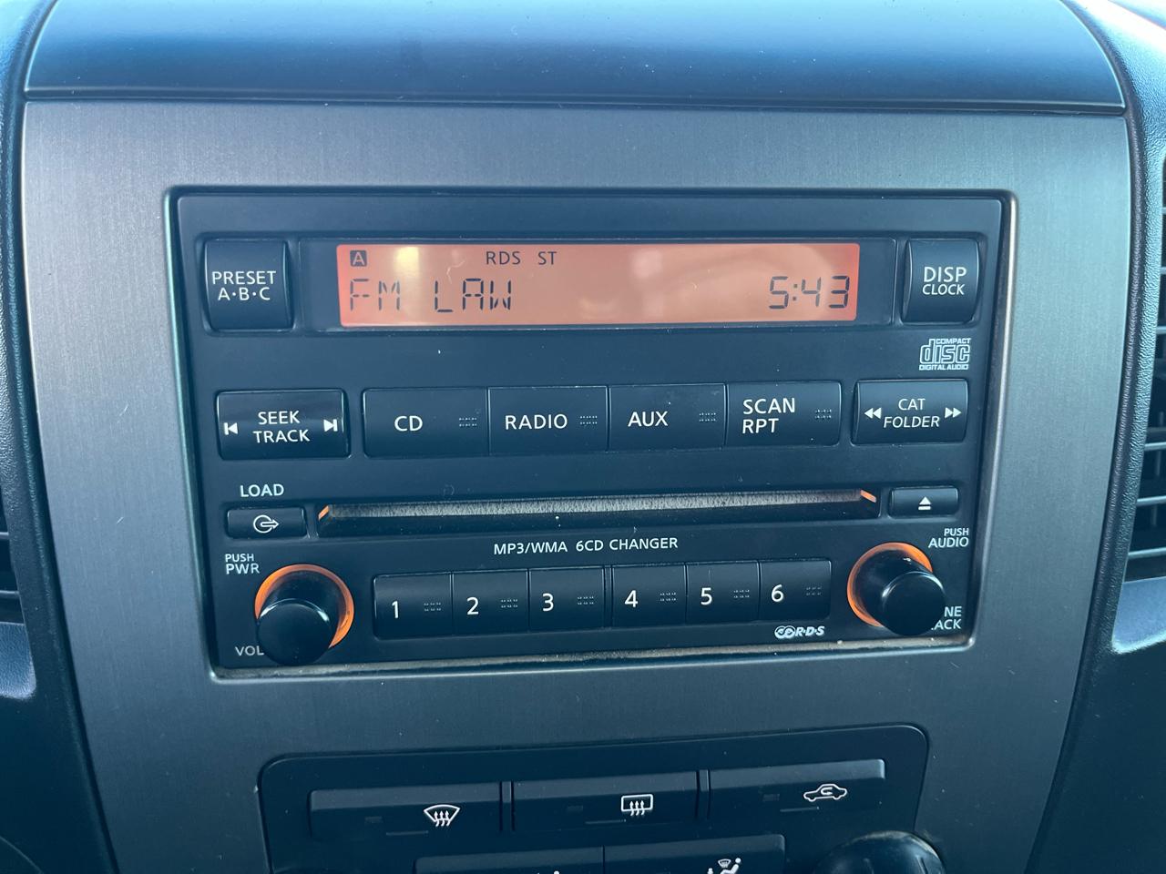 Nissan Titan LE Crew Cab 2WD SWB 2010