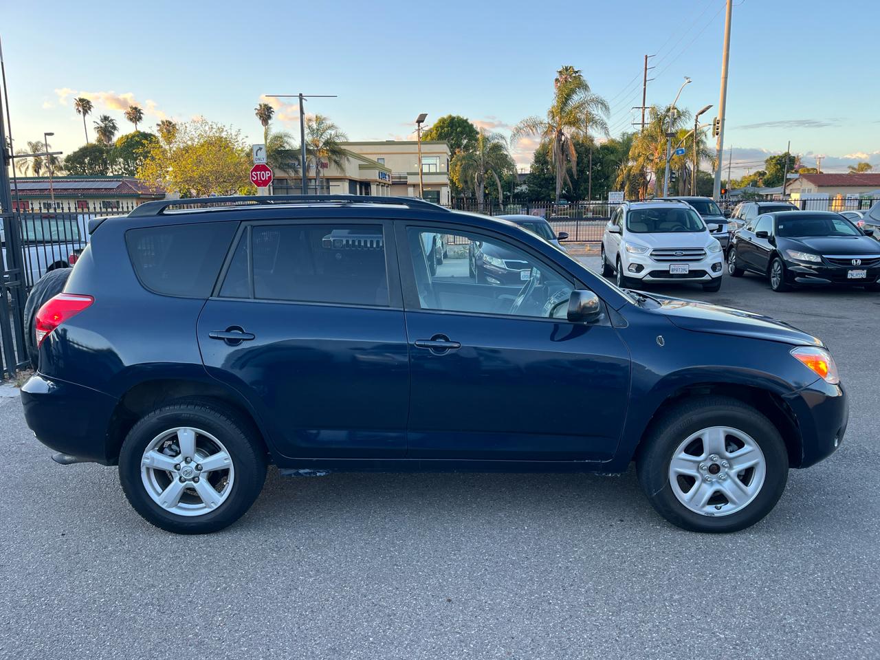 Toyota RAV4 Base I4 2WD 2007