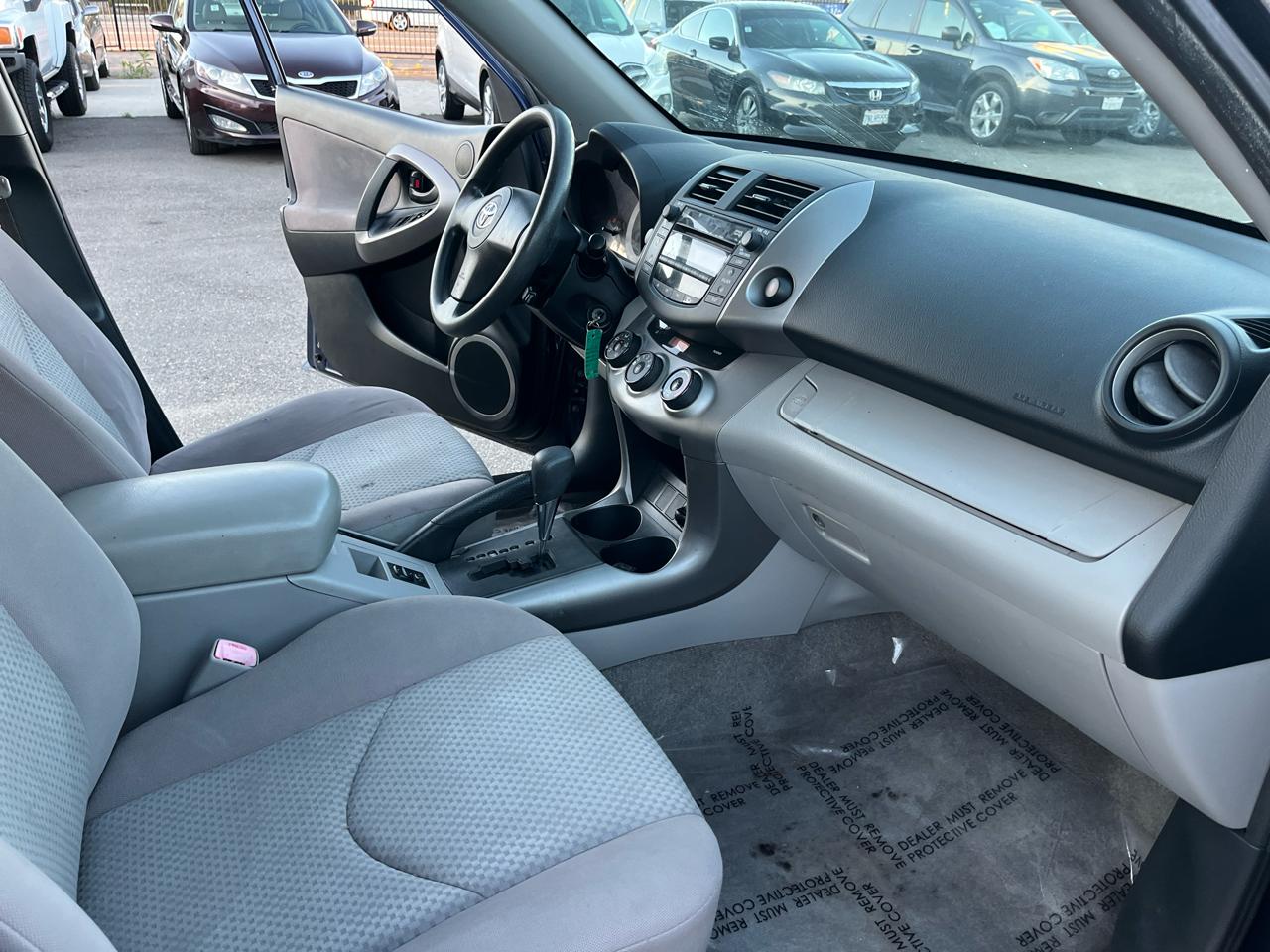 Toyota RAV4 Base I4 2WD 2007