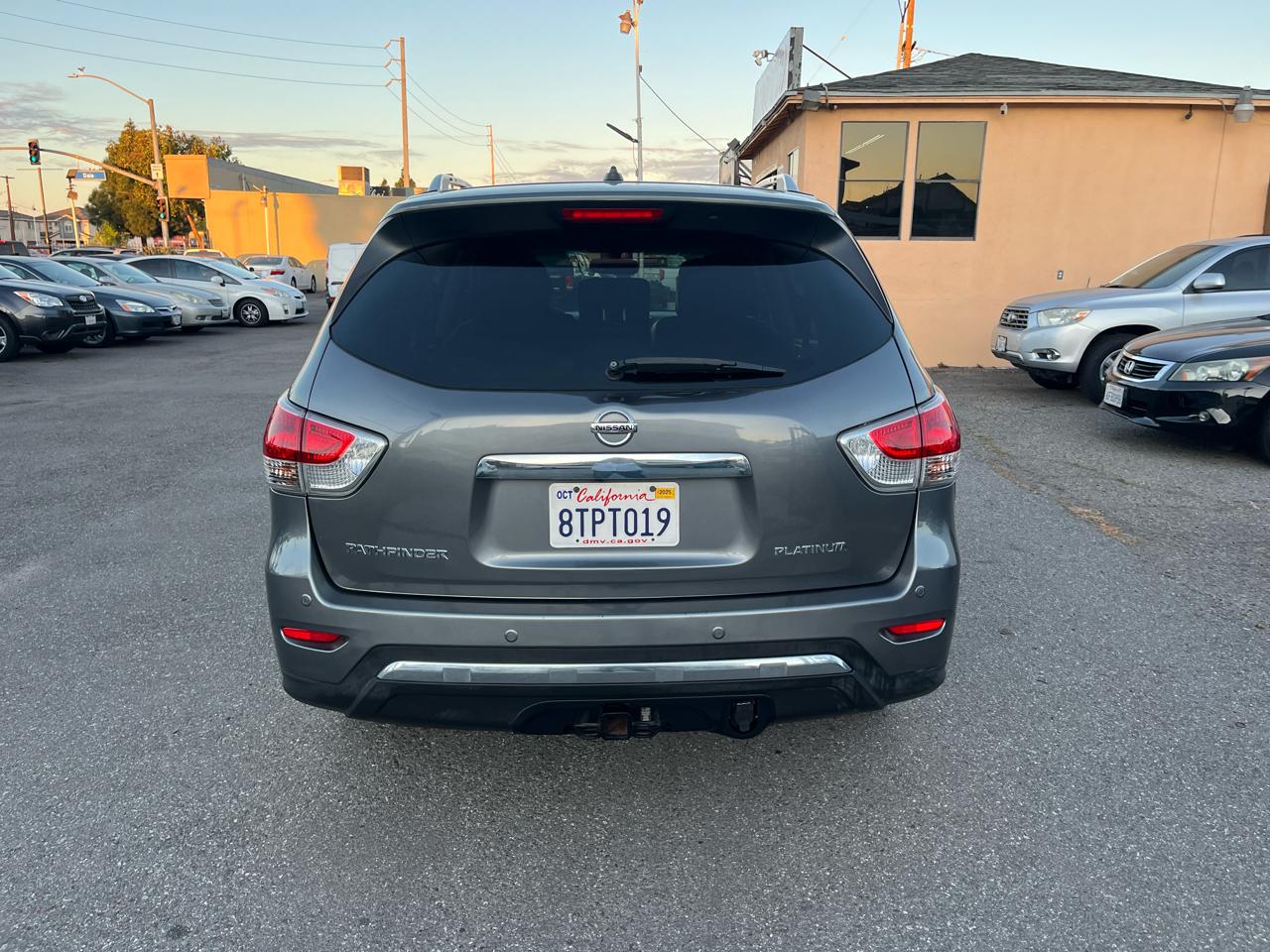 Nissan Pathfinder SV 2WD 2015