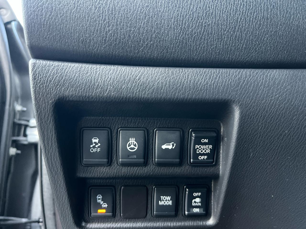 Nissan Pathfinder SV 2WD 2015