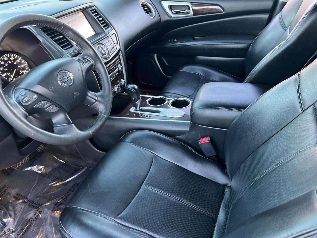 Nissan Pathfinder SV 2WD 2015