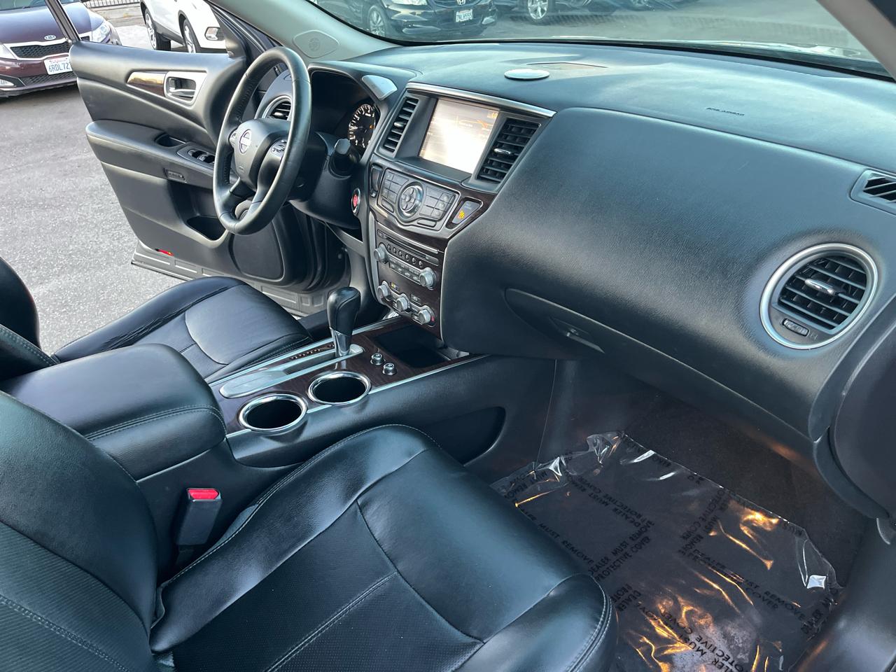 Nissan Pathfinder SV 2WD 2015