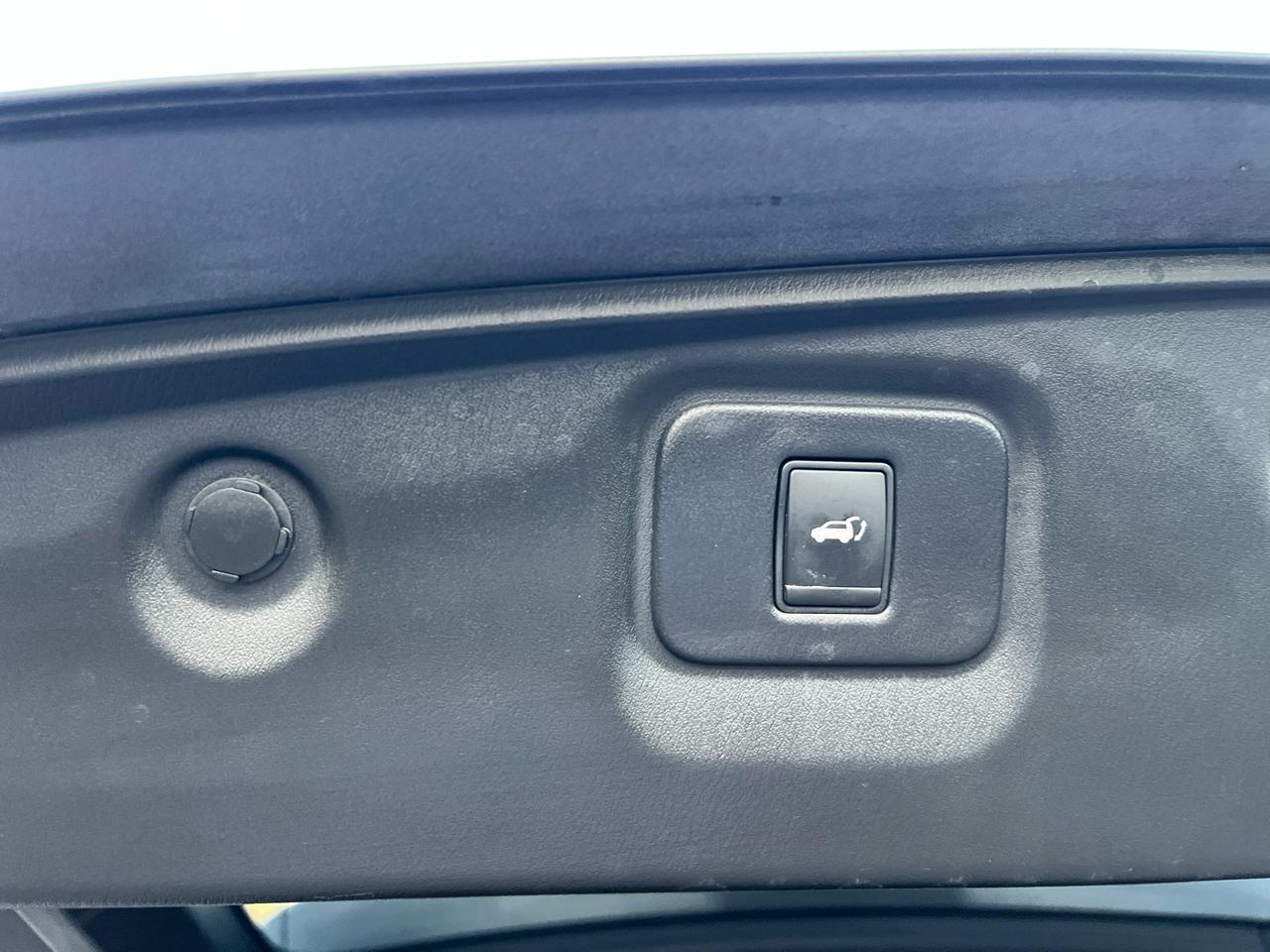 Nissan Pathfinder SV 2WD 2015