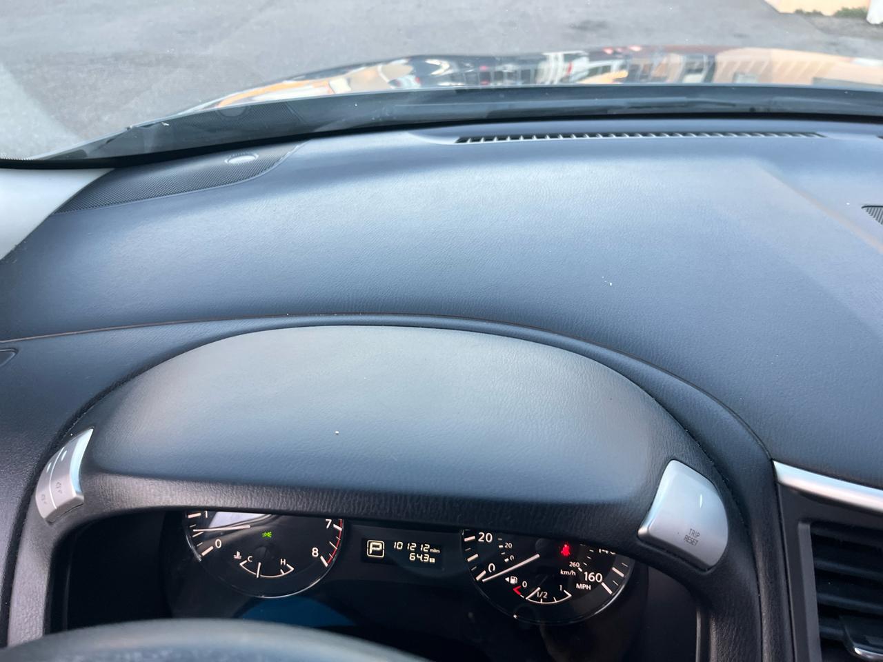 Nissan Pathfinder SV 2WD 2015