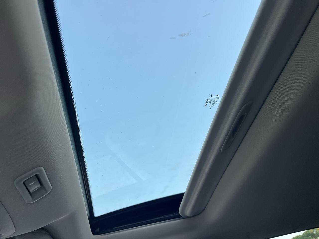 Nissan Pathfinder SV 2WD 2015